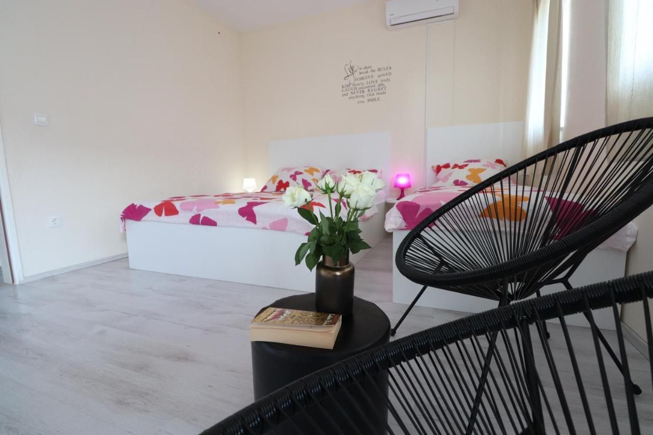Charming Seaside Apartments Noa & Jakov, Zaboric Sibenik Extérieur photo