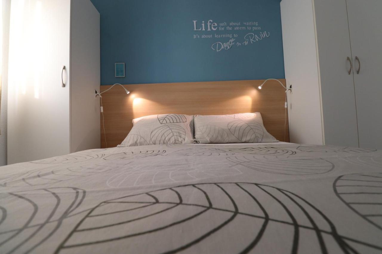 Charming Seaside Apartments Noa & Jakov, Zaboric Sibenik Extérieur photo