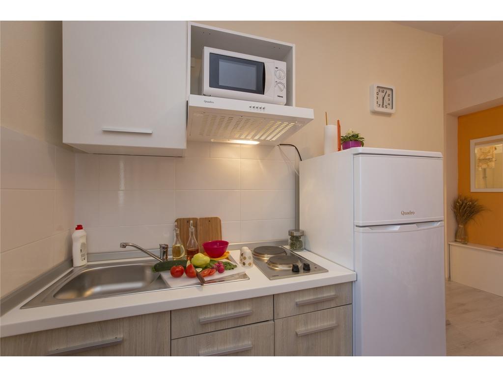 Charming Seaside Apartments Noa & Jakov, Zaboric Sibenik Chambre photo